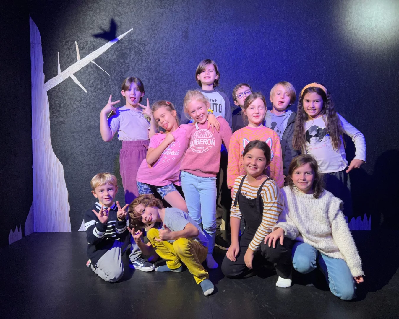 Enfants lors d’un atelier de théâtre à Nice