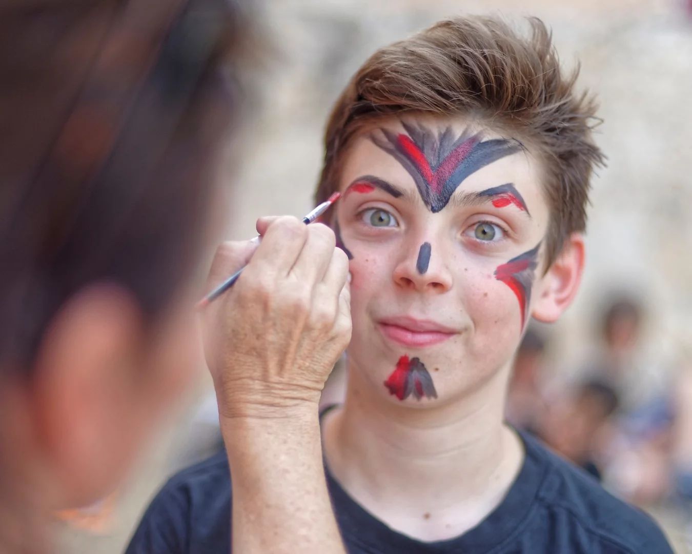 Jeune élève pendant un atelier de théâtre à Nice
